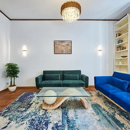 Spacious & Bright Near Vatican Irex